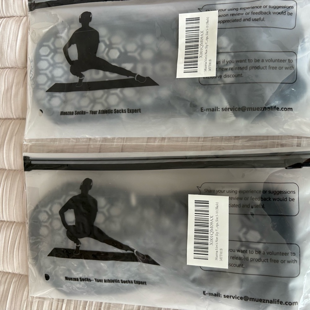 2 pair. Dark black Socks no slip grip